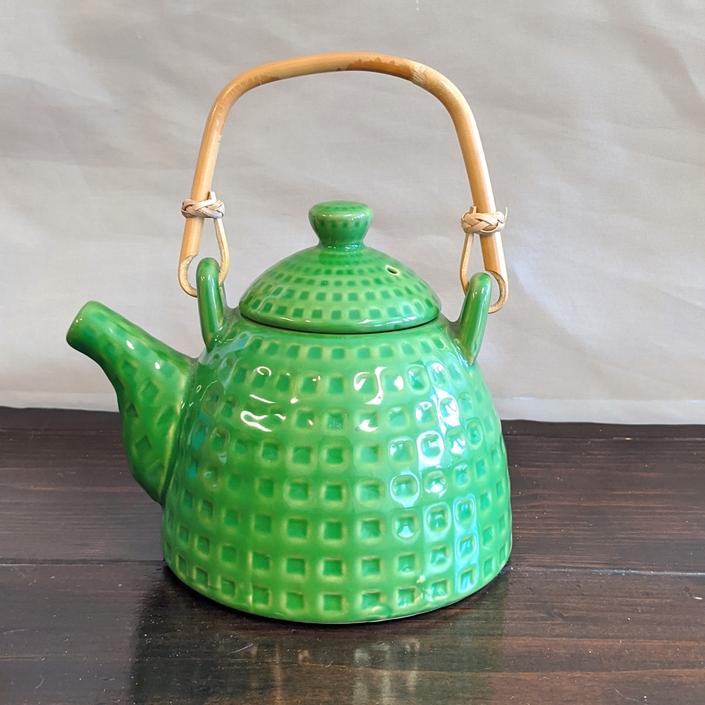 Pier One green waffle teapot with bamboo handle